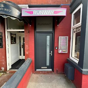 B&B Runway Blackpool - Minutes From Winter Gardens - Dog Friendly - Exceptionally Quiet - Very Close H&A Social Club (Adults Only)